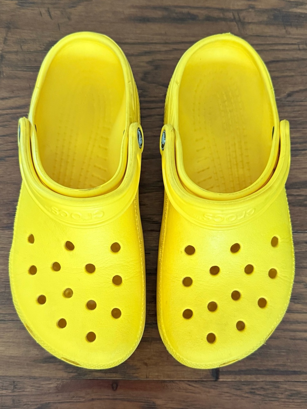 Classic Yellow Crocs W9 / M7 - NICE CONDITION Casual Beach Pool Summer Bright